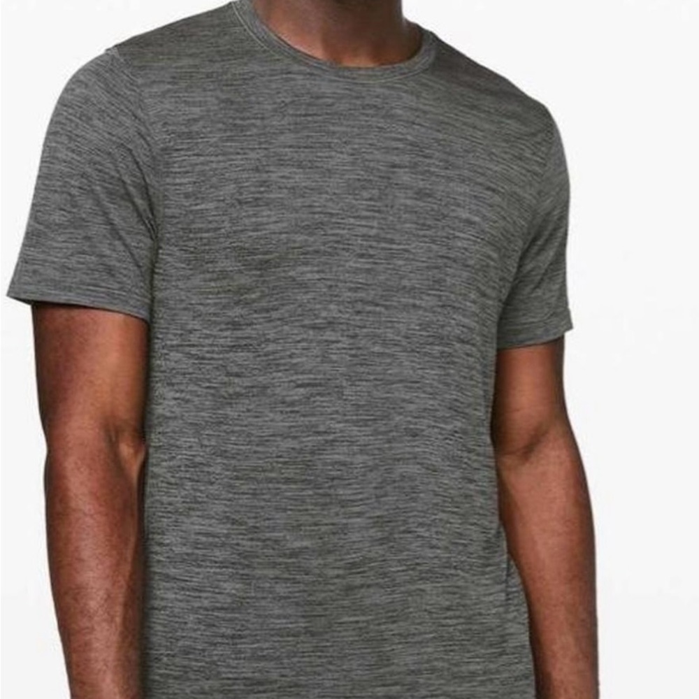 Lululemon Metal Vent Breathe Short Sleeve Men's Size L Gray Mesh Stretch Top